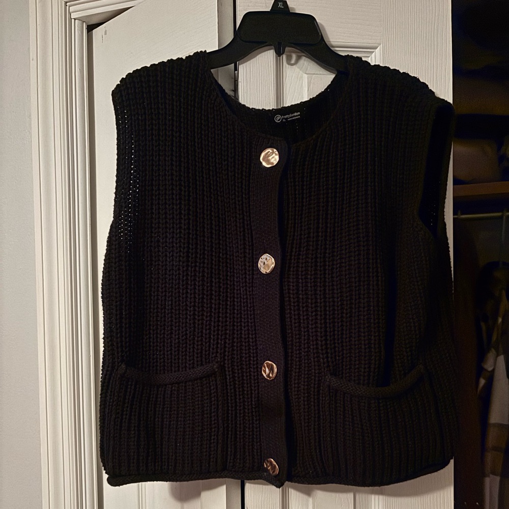 Chic Black Women's Cardigan Vest